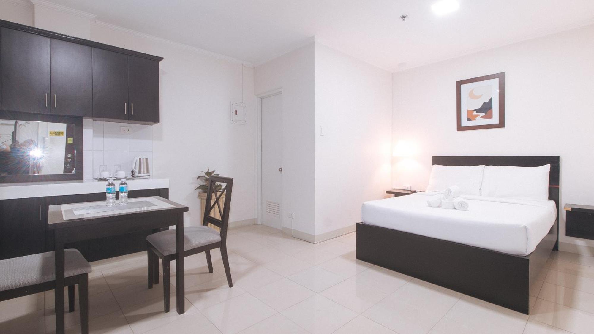 Urbanview At Evangelista Street Makati Makati City Exteriér fotografie