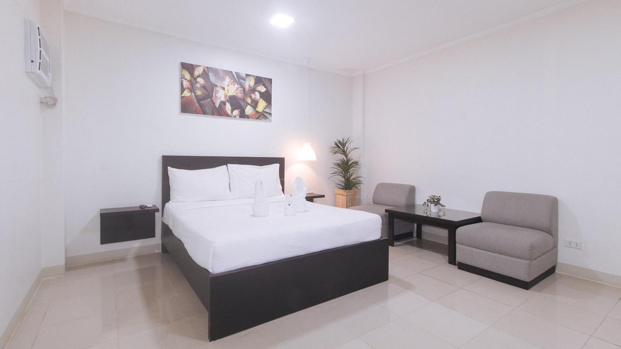 Urbanview At Evangelista Street Makati Makati City Exteriér fotografie