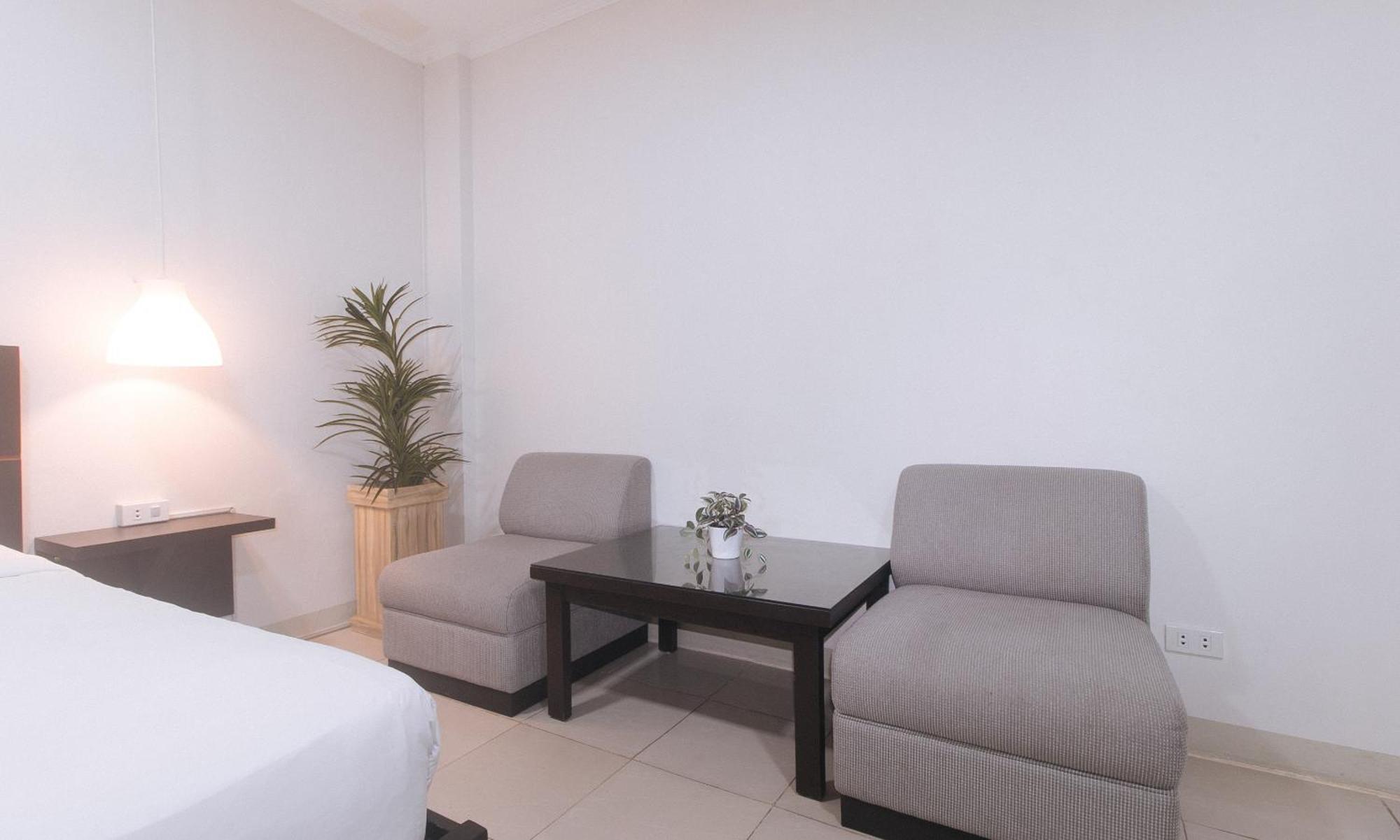 Urbanview At Evangelista Street Makati Makati City Exteriér fotografie
