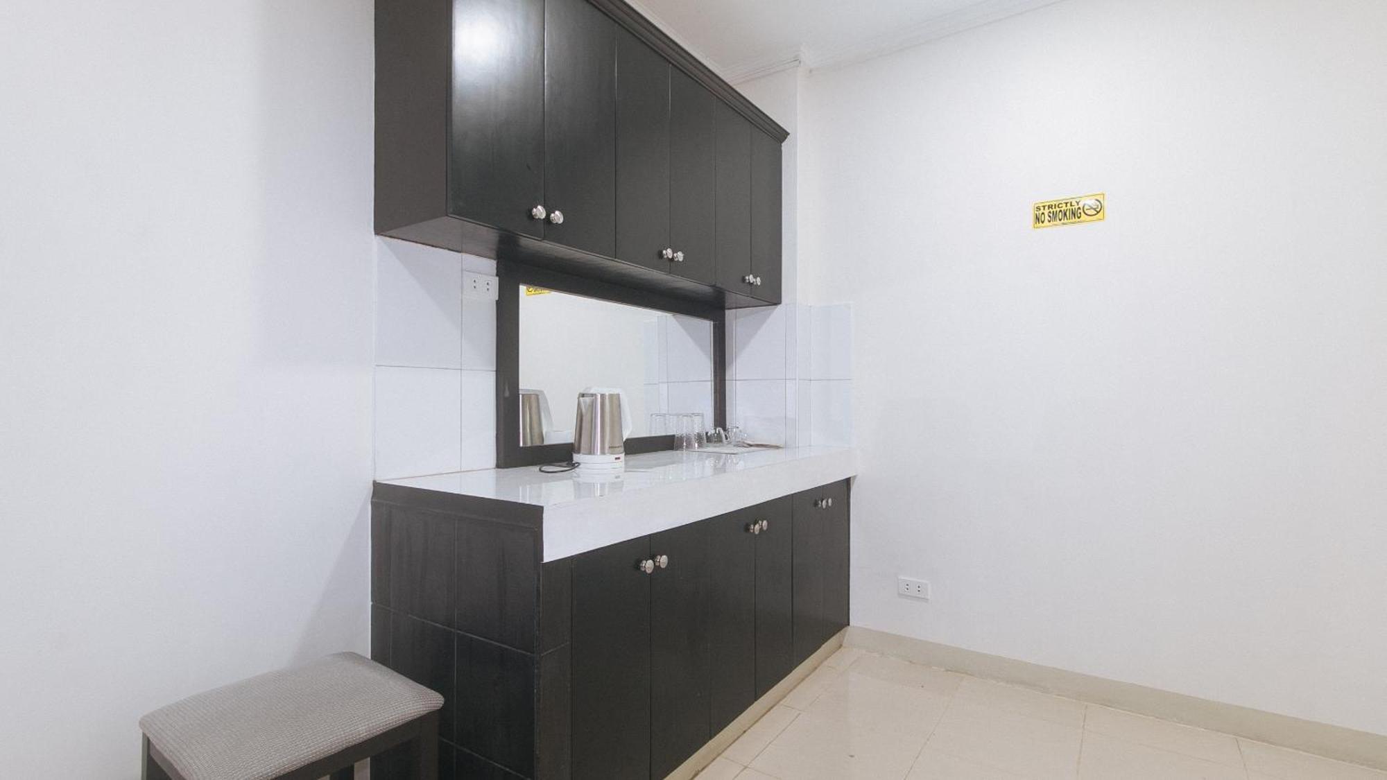 Urbanview At Evangelista Street Makati Makati City Exteriér fotografie