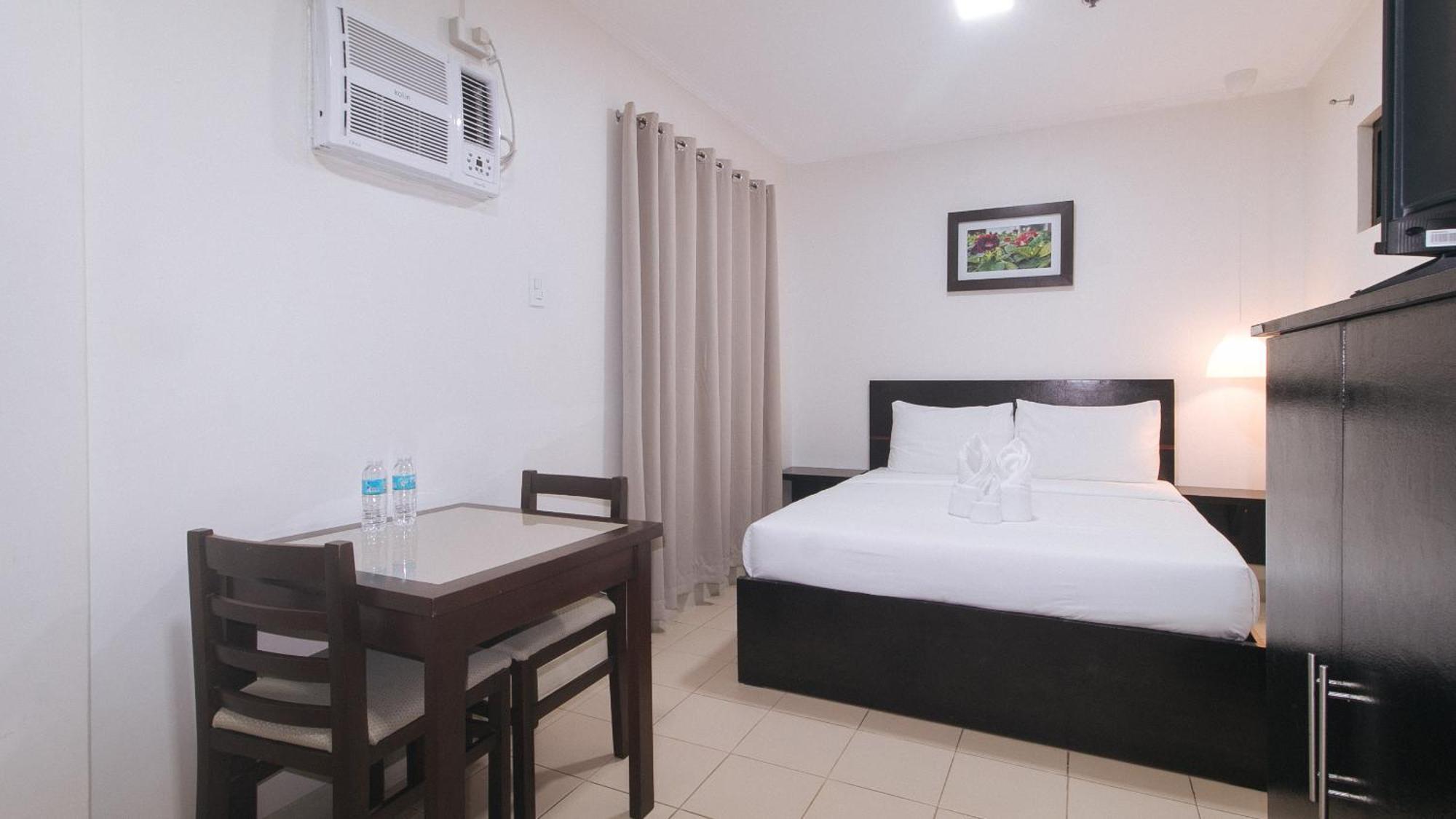 Urbanview At Evangelista Street Makati Makati City Exteriér fotografie