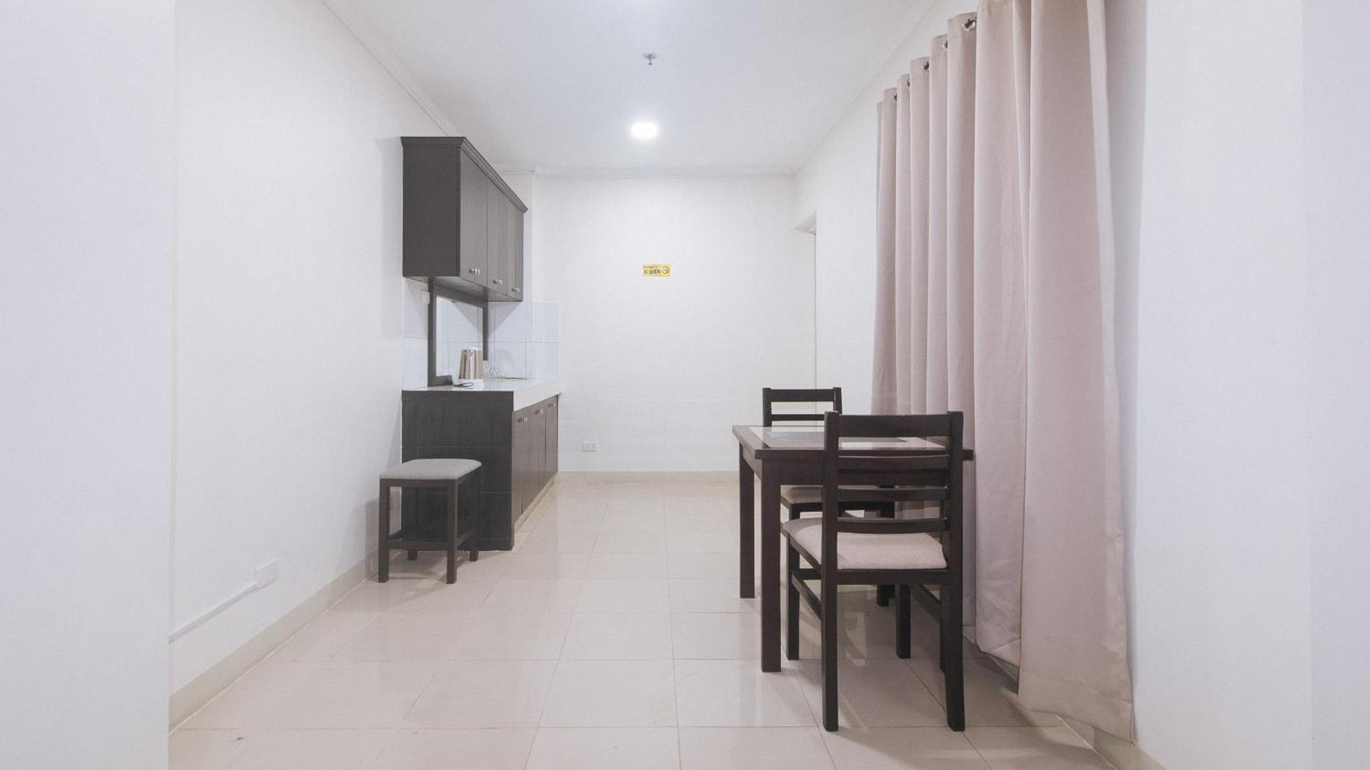 Urbanview At Evangelista Street Makati Makati City Exteriér fotografie