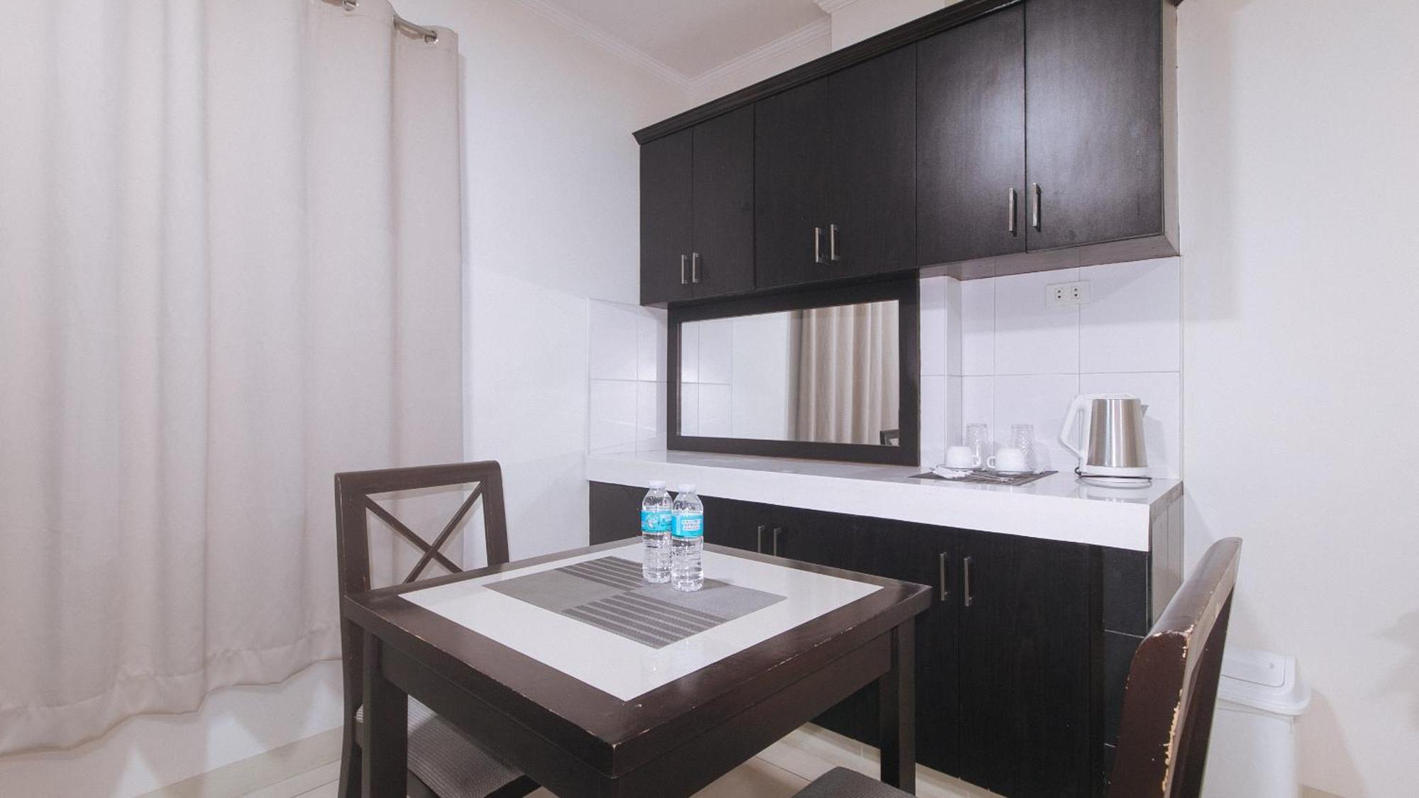 Urbanview At Evangelista Street Makati Makati City Exteriér fotografie
