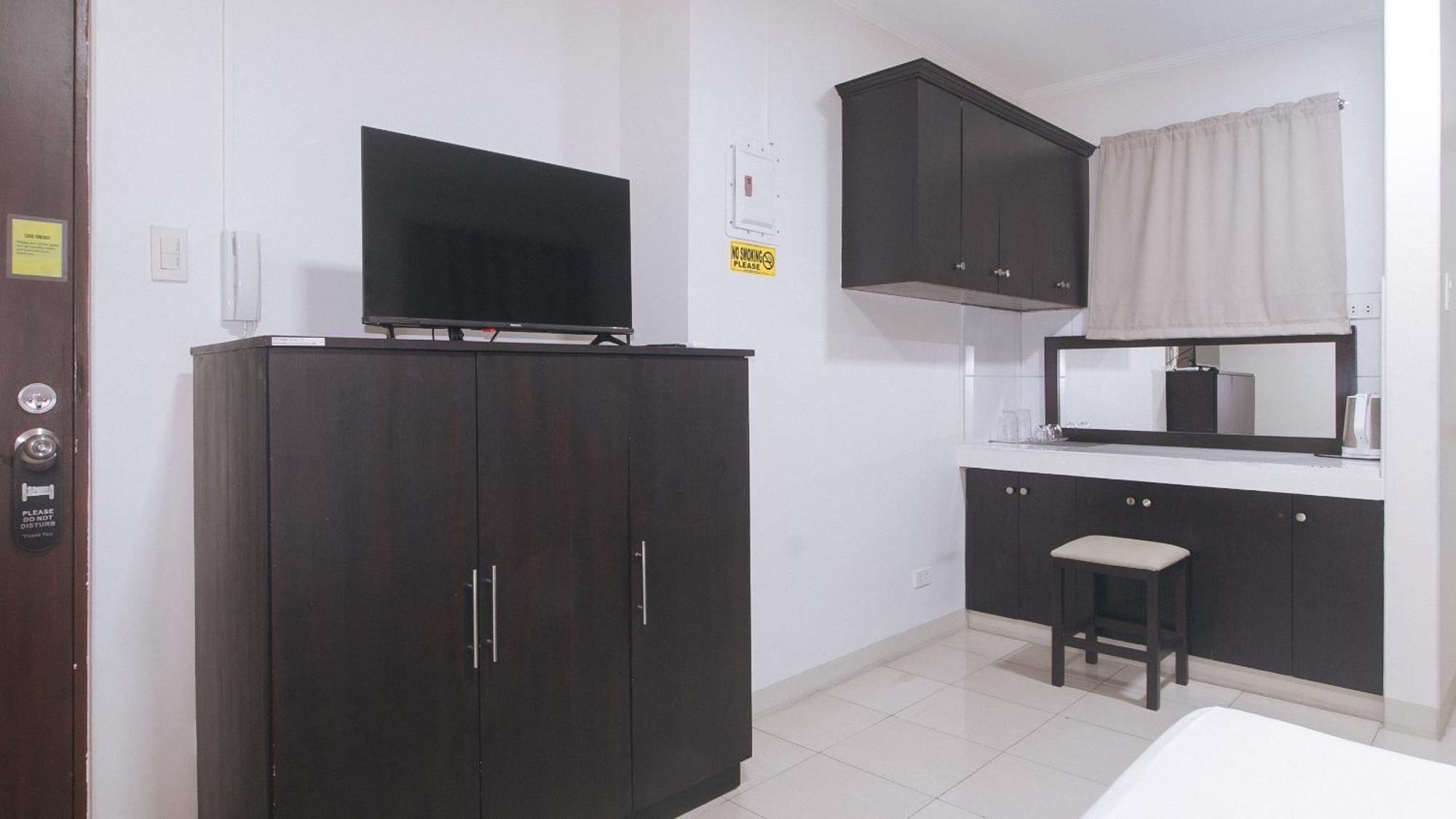 Urbanview At Evangelista Street Makati Makati City Exteriér fotografie