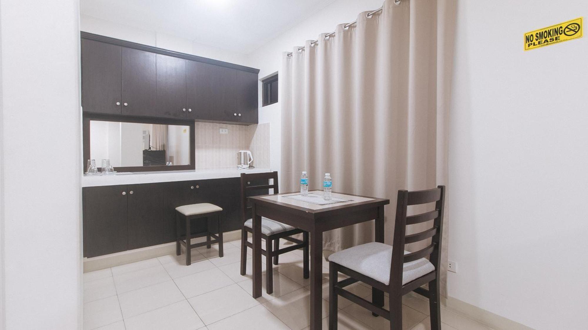 Urbanview At Evangelista Street Makati Makati City Exteriér fotografie